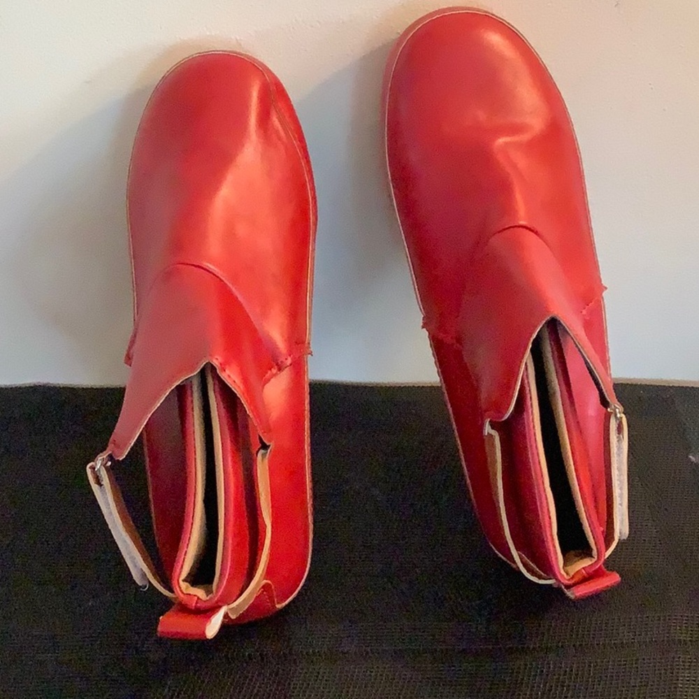 Red Ankle Boots. (NWOT). - Picture 4 of 6